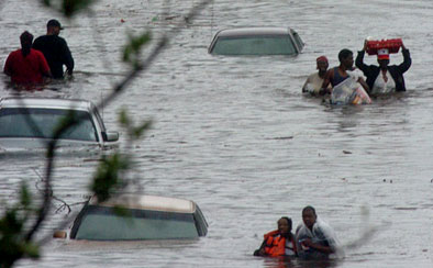 New Orleans residents try to find dry ground